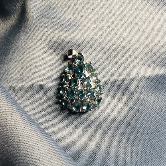 Jewelry - Sterling silver & Aquamarine pendant. Beautiful!